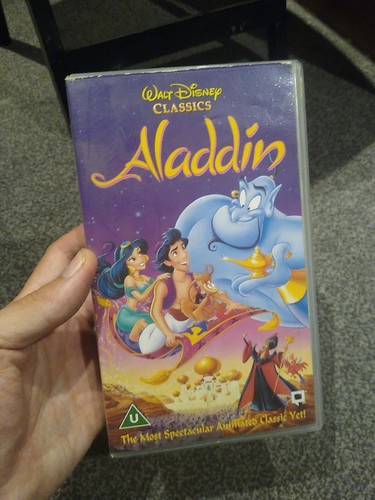 Aladdin walt disney classics - aladdin,
